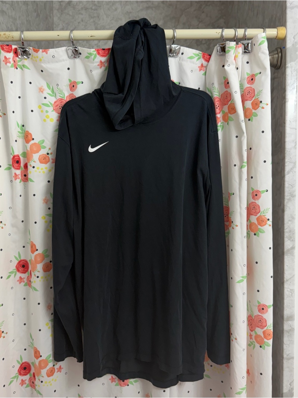 Nike Women’s XXL Black Long-Sleeve Hooded Athletic Top with White Swoosh